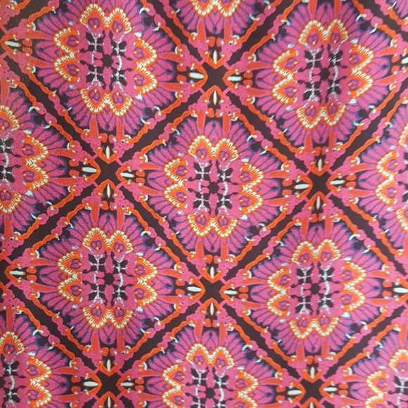 SOLD- included as a free gift with bundle ๐๐ - Picture 2 of 3